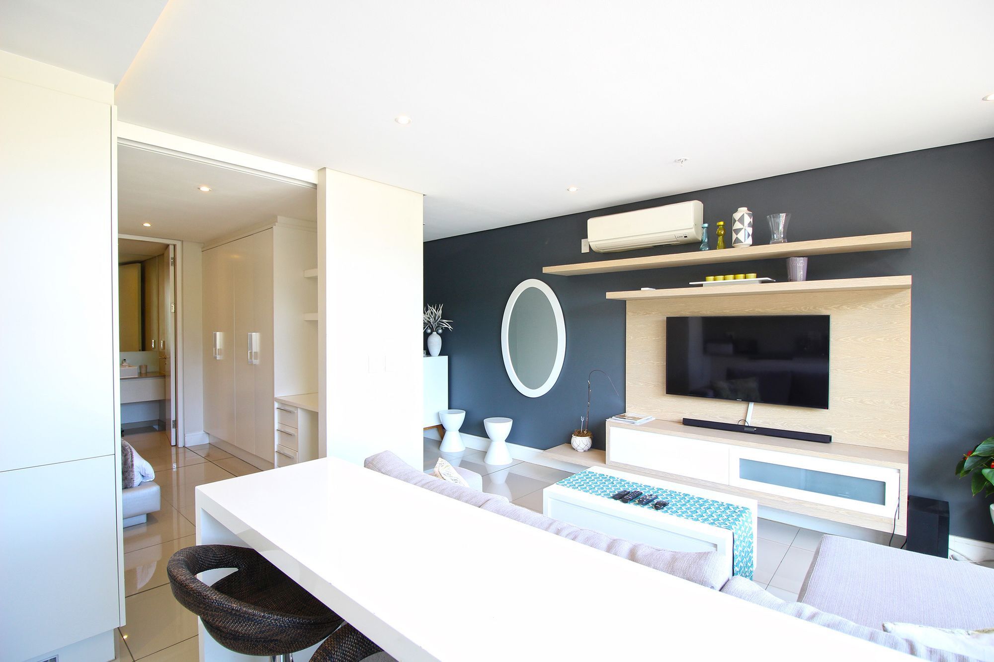 Apartment Mirage 902 *